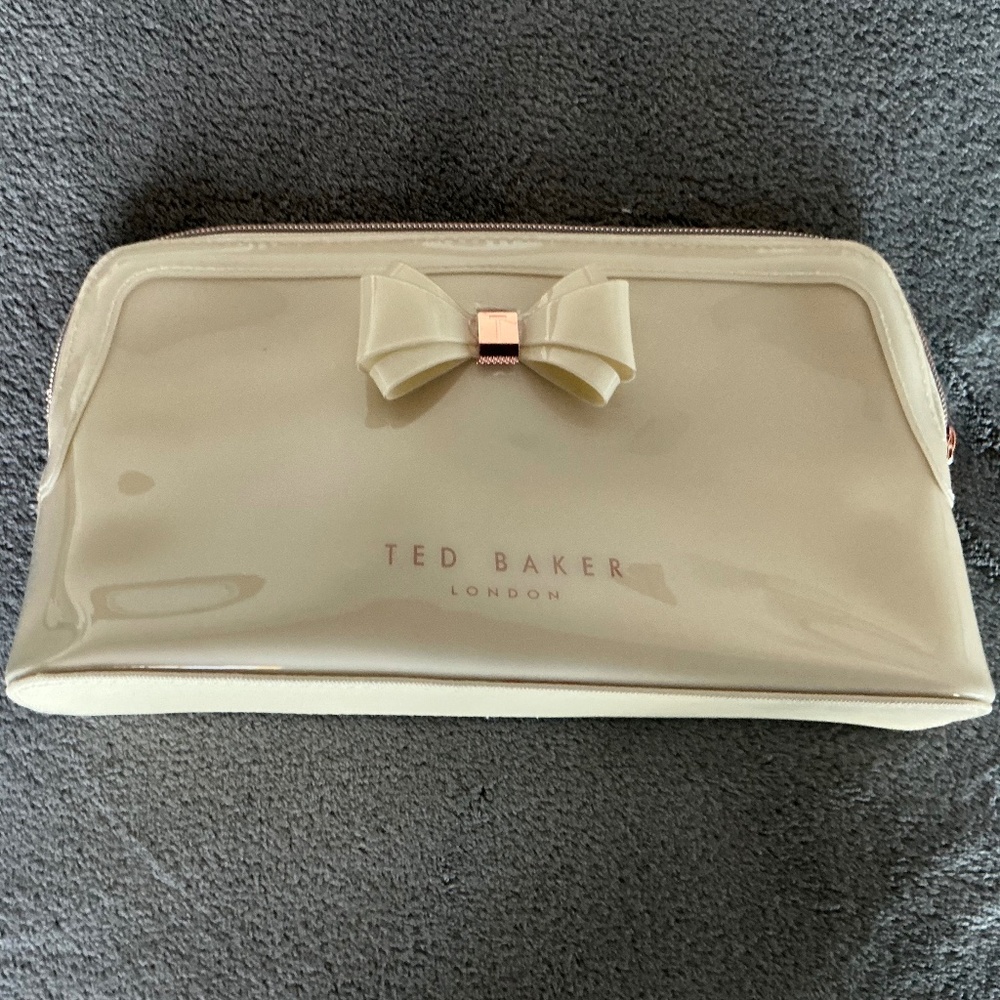 Ted Baker Aimee Glossy Bow Large Cosmetic Bag